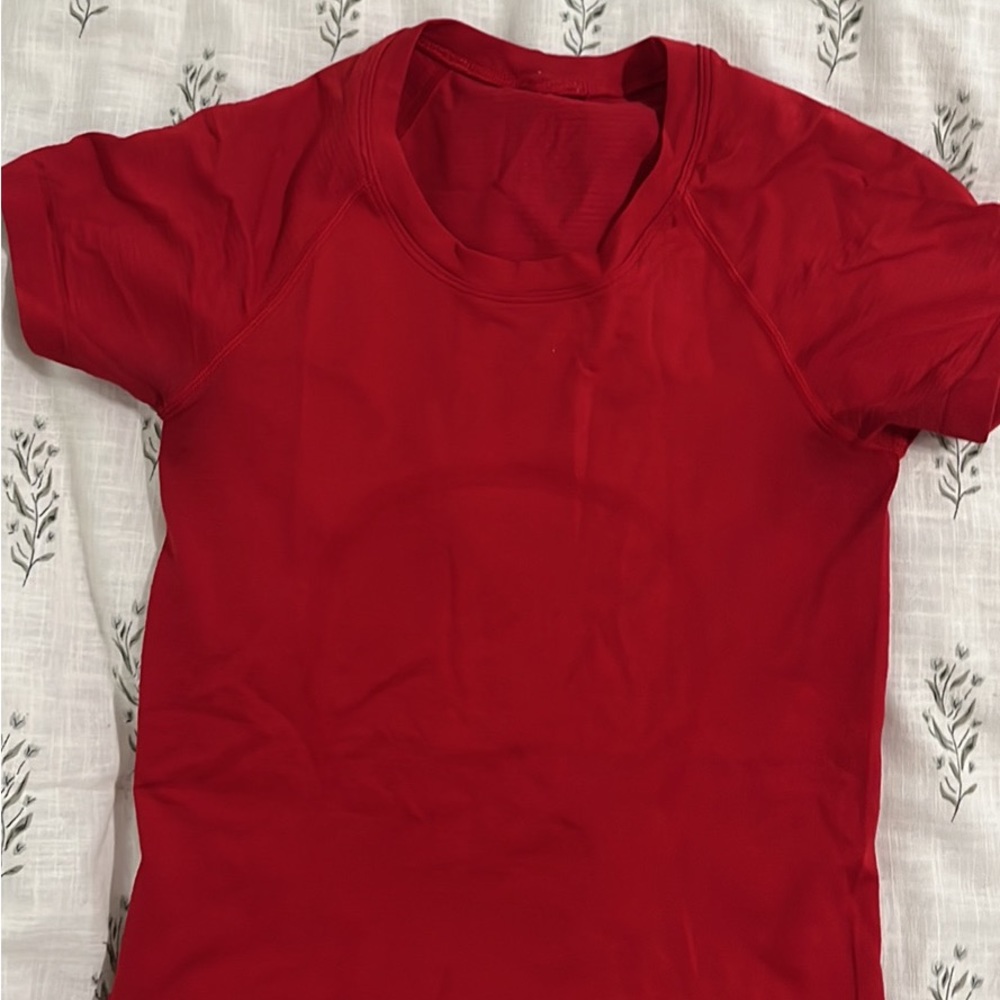 Red lululemon swiftly tech